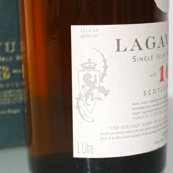 Lagavulin 16 Years White Horse Distillers label left