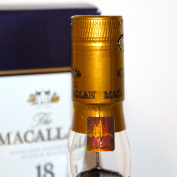 Macallan Annual 2016 Release 18 Year Old capsule side