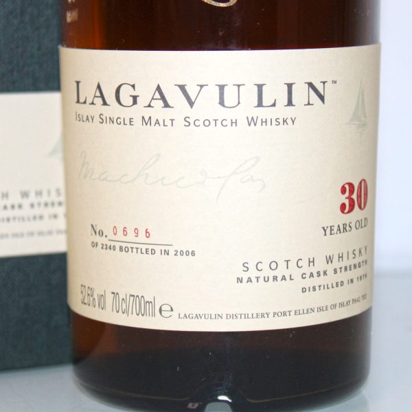 Lagavulin 1976 30 Years Old Cask Strength label