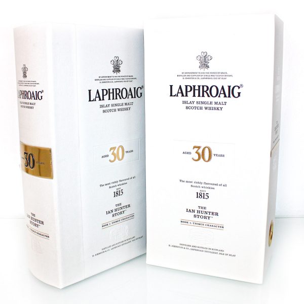 Laphroaig 30 Years The Ian Hunter Story Book 1 box