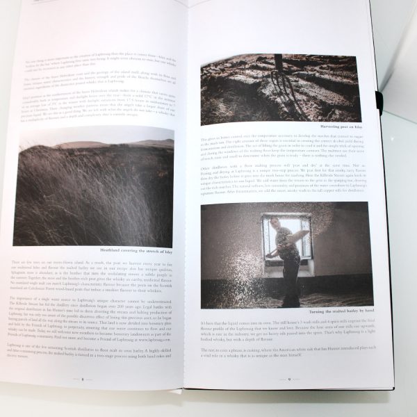 Laphroaig 30 Years The Ian Hunter Story Book 1 open book-2