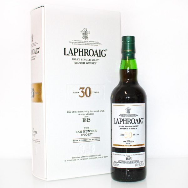 Laphroaig 30 Years The Ian Hunter Story Book 2