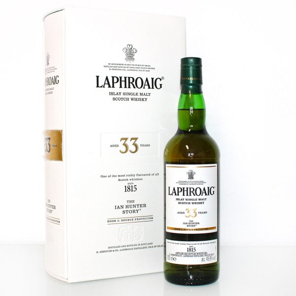 Laphroaig 33 Years The Ian Hunter Story Book 3