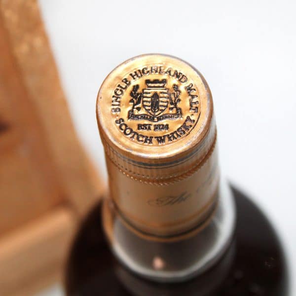 Macallan 1962 25 Year old Anniversary Malt capsule top