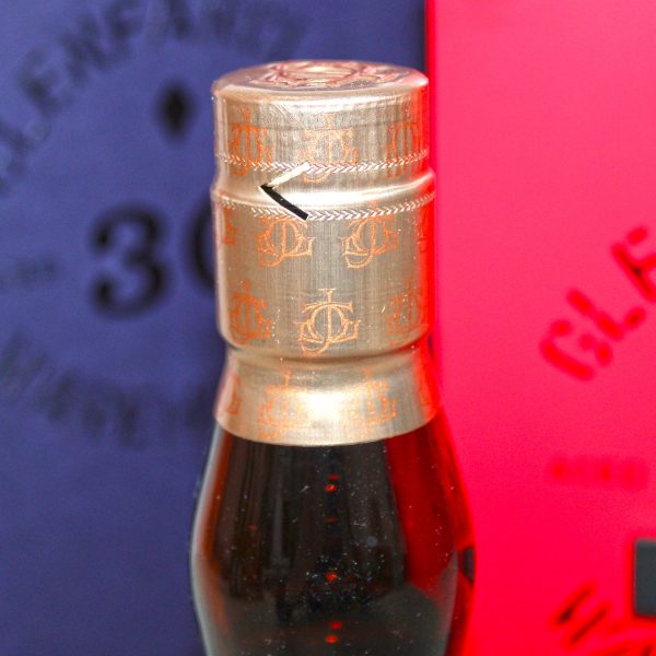 Glenfarclas 30 Years Warehouse Edition capsule